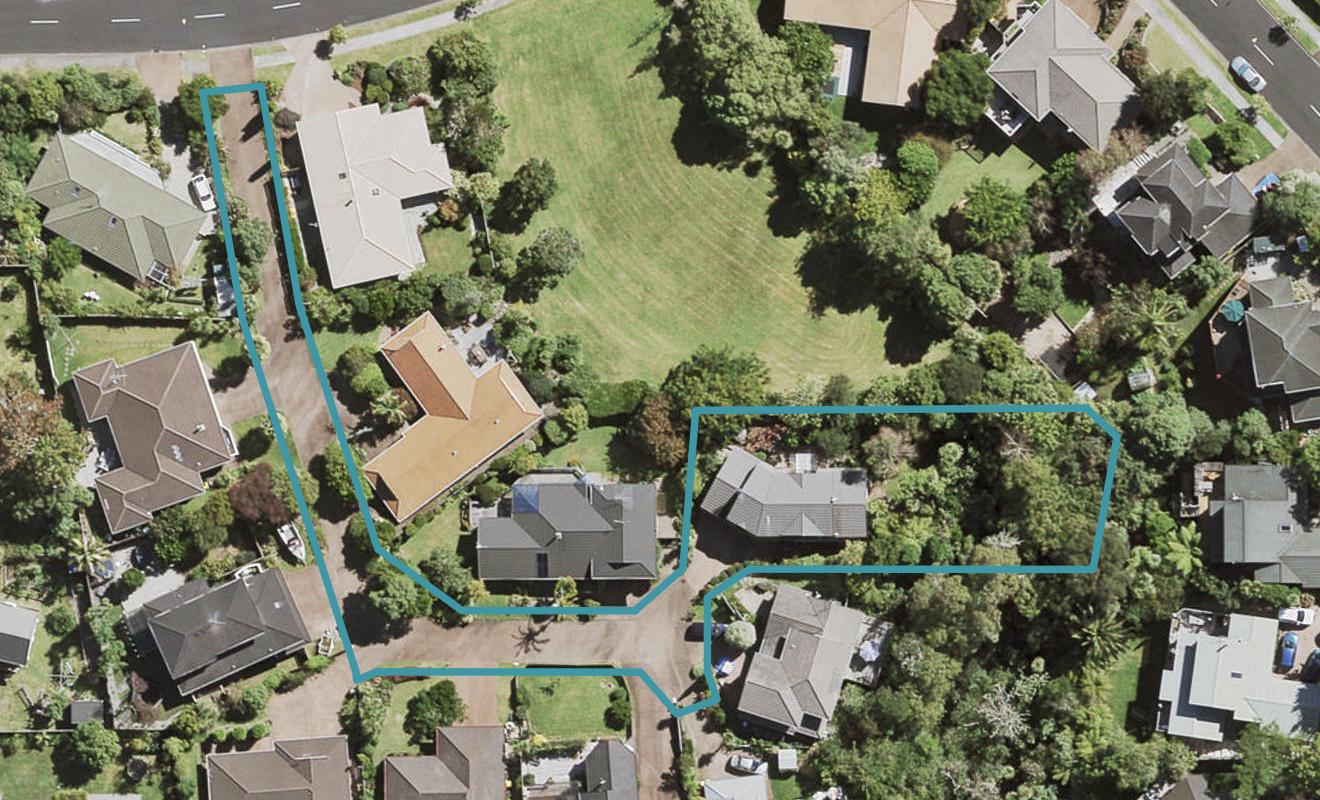 8B Woodfern Crescent, Titirangi, Auckland - Carousel 1
