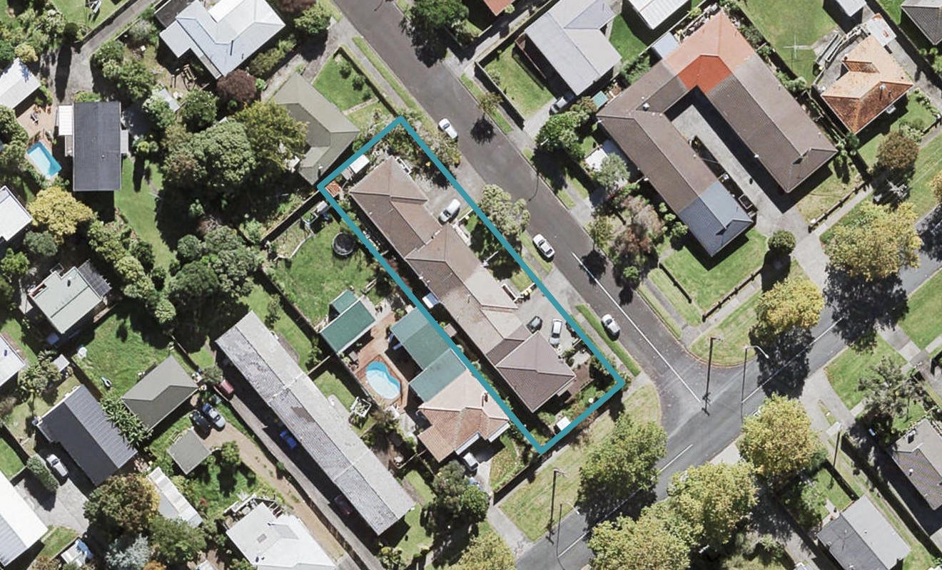 1/15 Seabrook Avenue, New Lynn, Auckland - Carousel 1