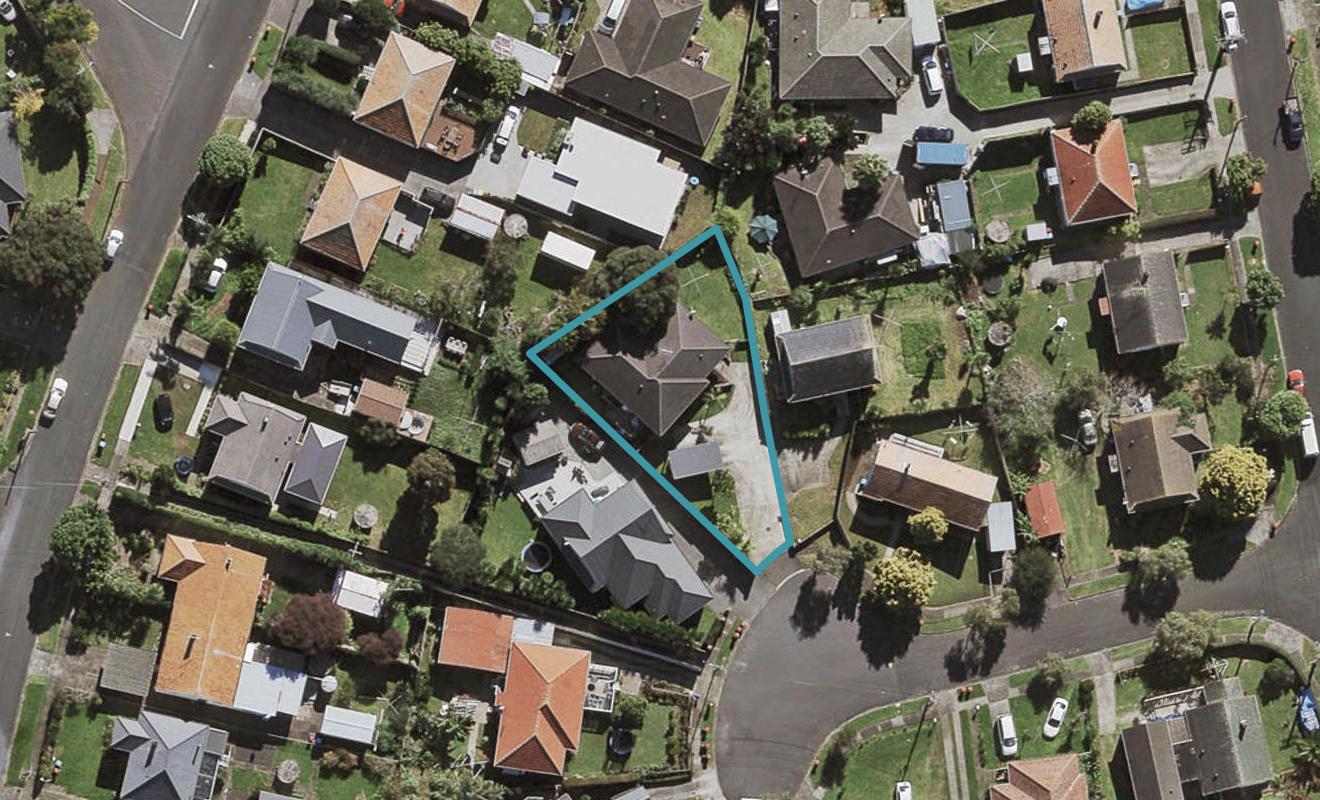 2A Torokina Place, Onehunga, Auckland - Carousel 1