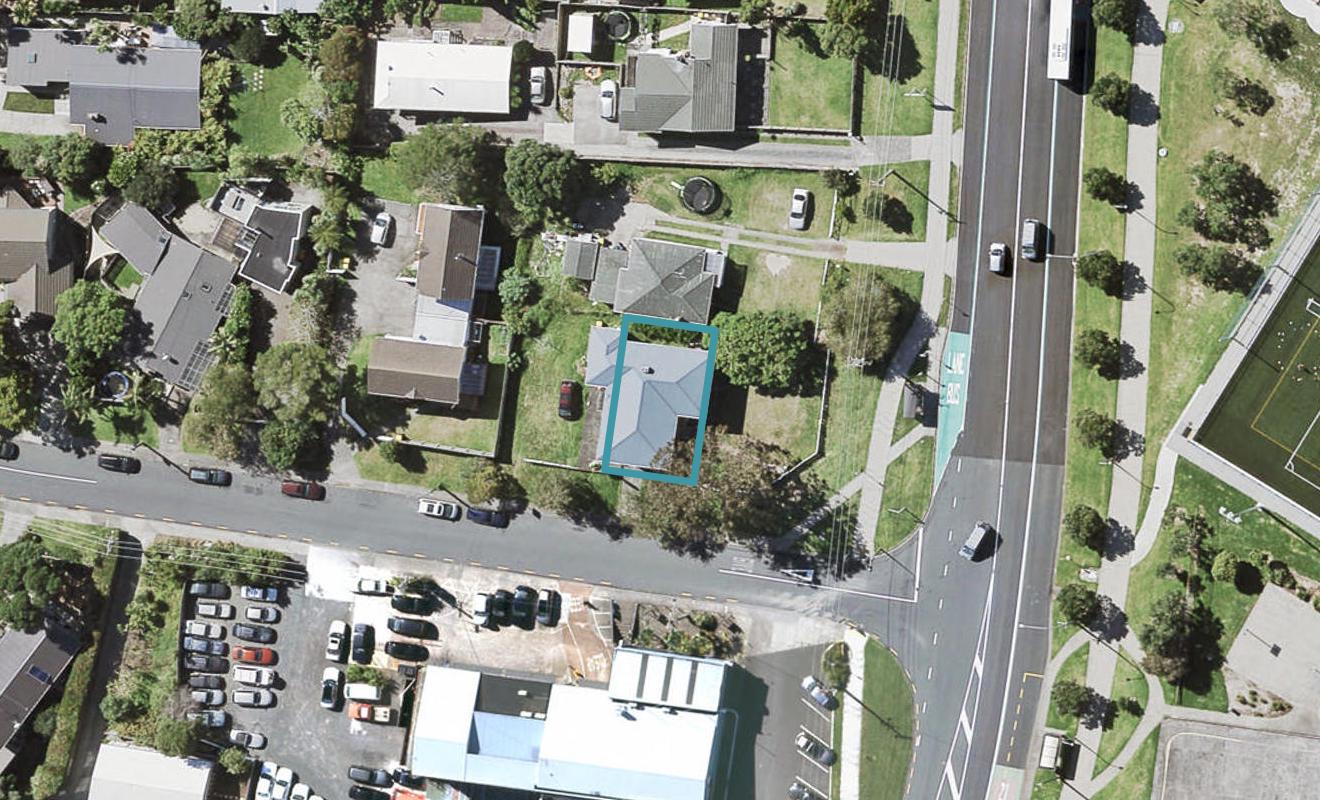 2B Manutara Avenue, Forrest Hill, Auckland - Carousel 1