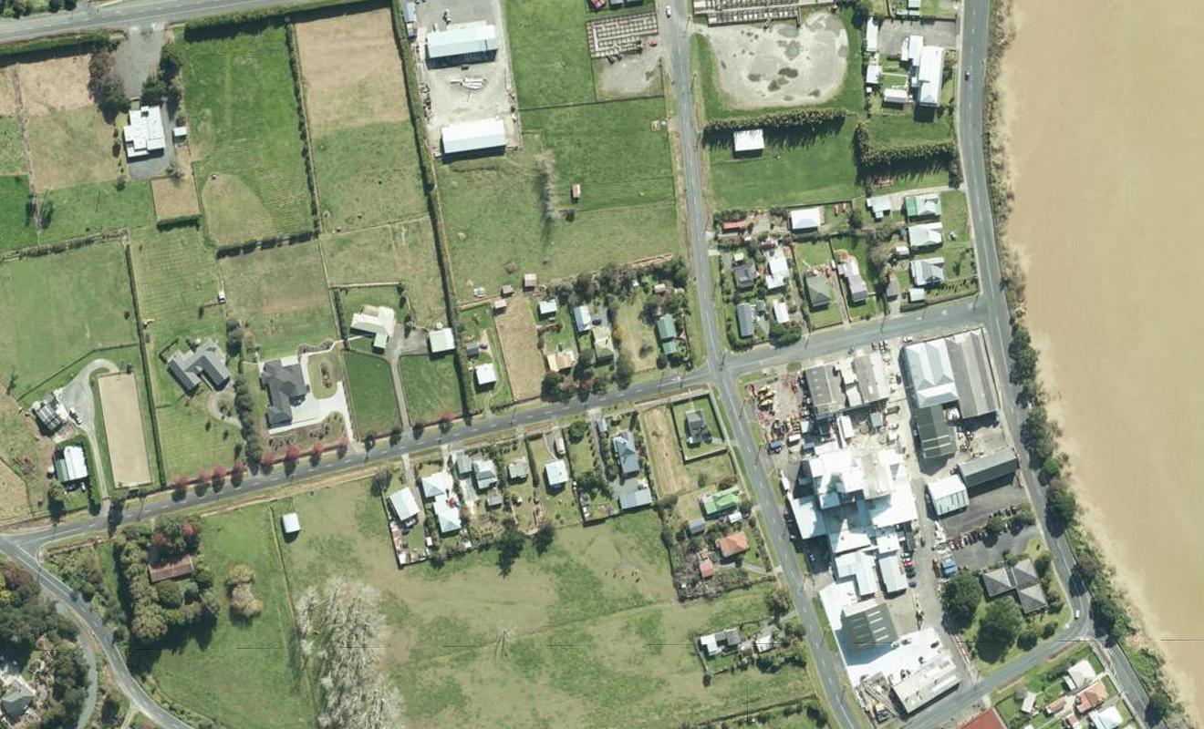 17 Bassett Street, Dargaville - Carousel 1