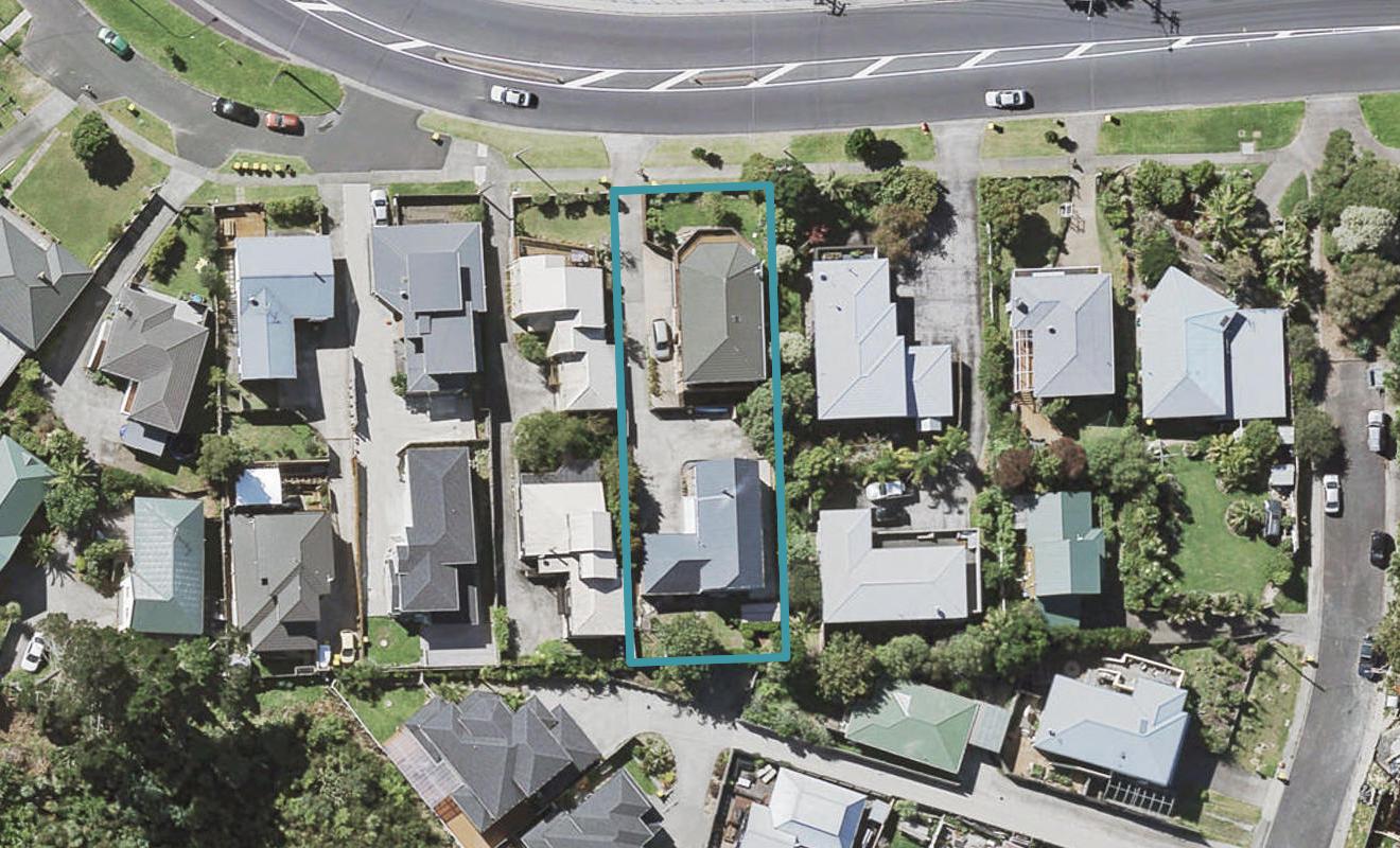 2/718 East Coast Road, Pinehill, Auckland - Carousel 1