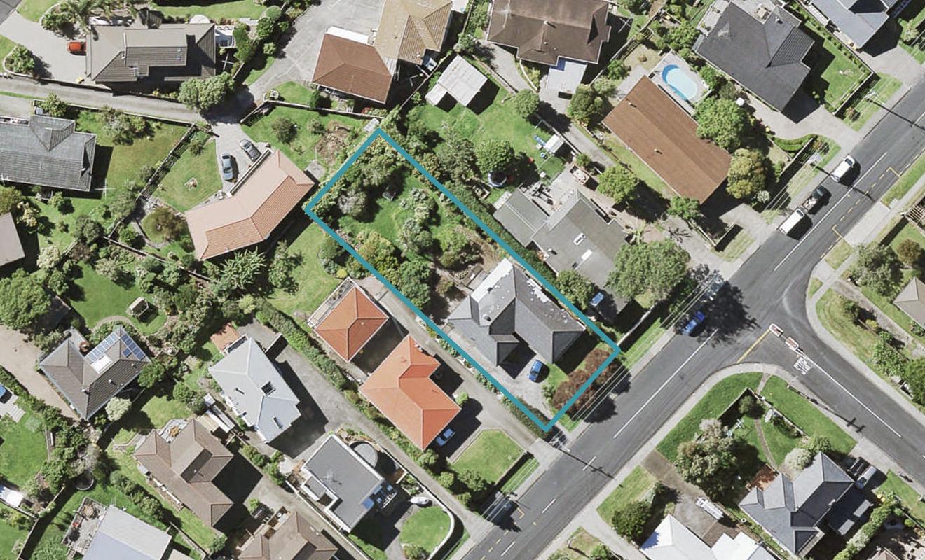 82 Litten Road, Cockle Bay, Auckland - Carousel 1
