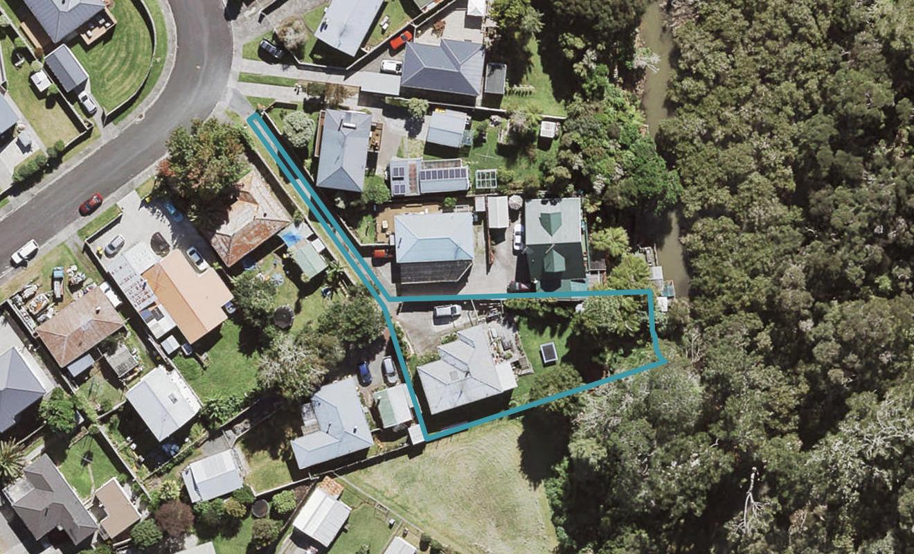 11 Ivy Place, Birkdale, Auckland - Carousel 1