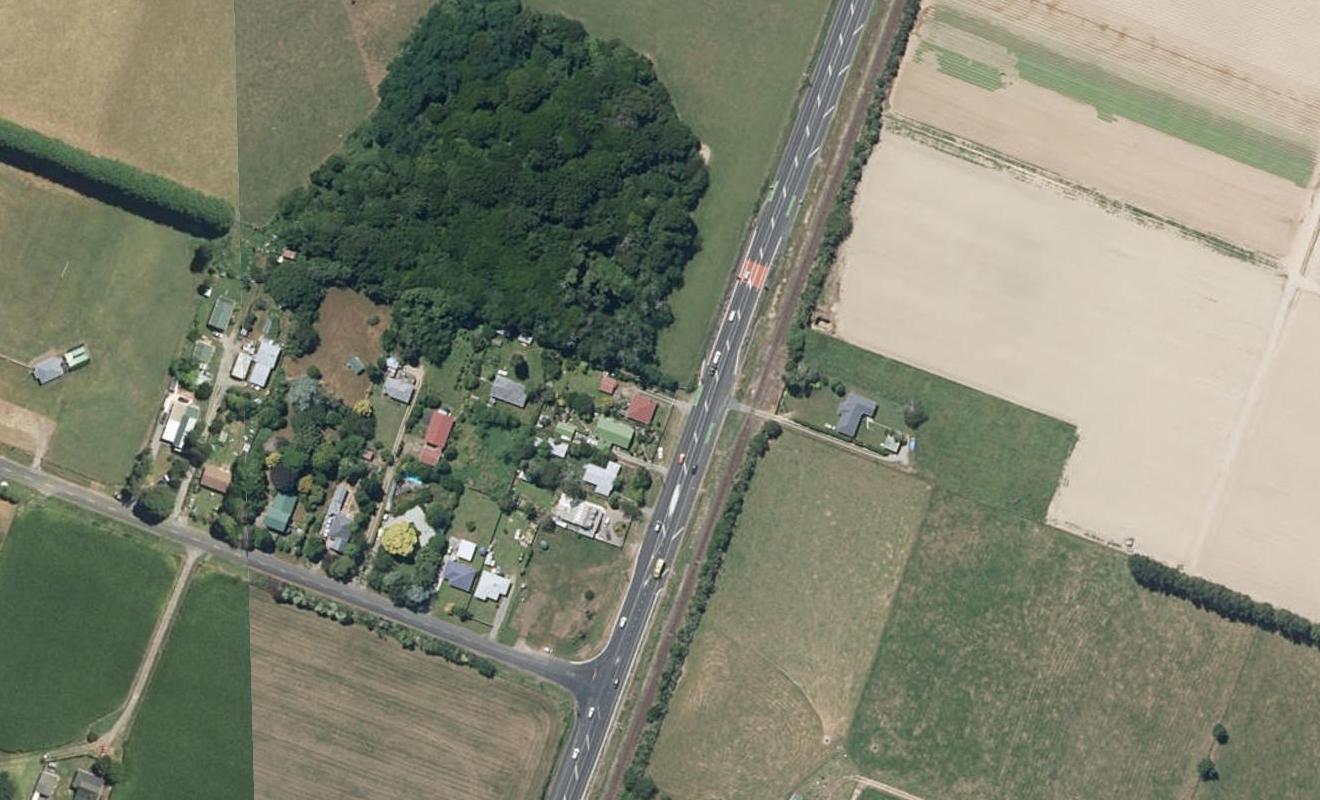 1014 State Highway 1, Manakau, Levin - Carousel 1