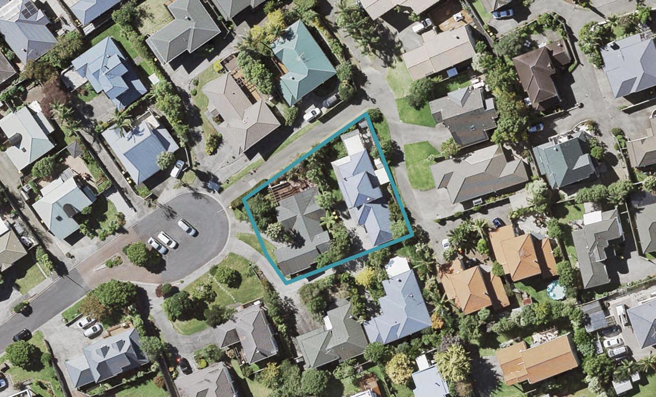 2/11 Stoneleigh Court, Sunnynook, Auckland - Carousel 1