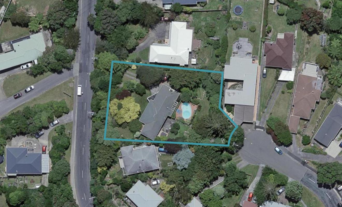 19 Allen Terrace, Tawa, Wellington - Carousel 1