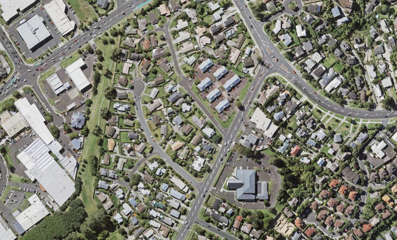 2/318 Sunset Road, Windsor Park, North Shore City - Carousel 1