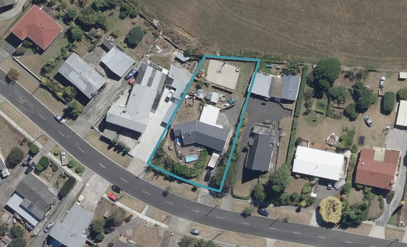 21 McKay Drive, Temple View, Hamilton - Carousel 1