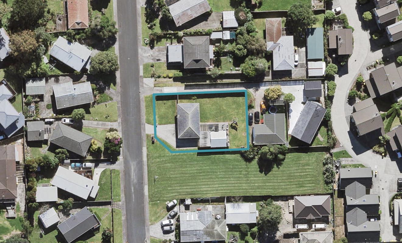 18 Glynnbrooke Street, Te Atatu South, Auckland - Carousel 1
