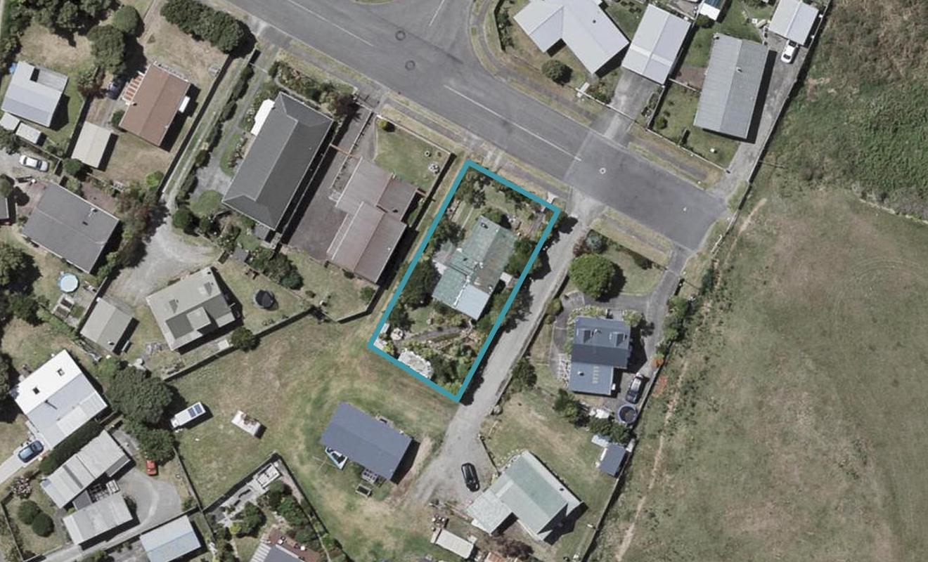 10 Norfolk Crescent, Otaki Beach, Otaki - Carousel 1