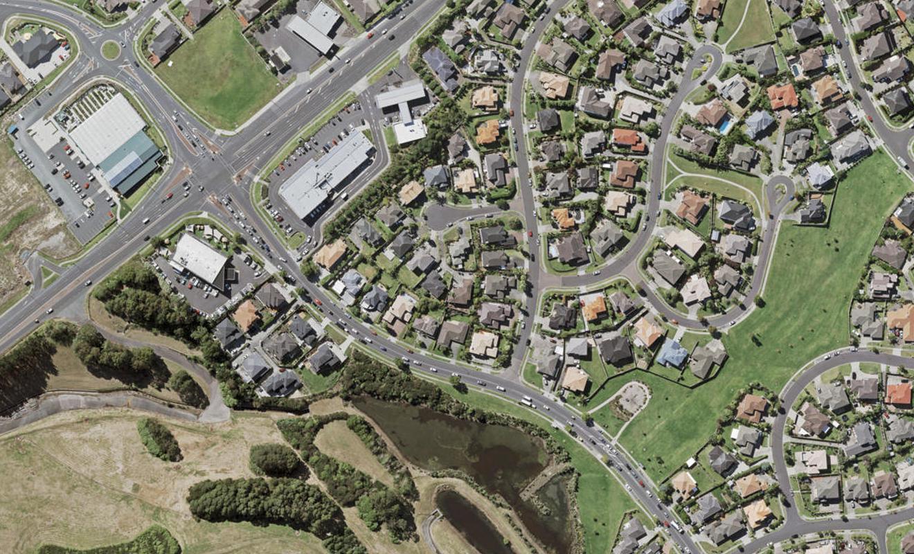 6 Errigal Close, Pinehill, Auckland - Carousel 1