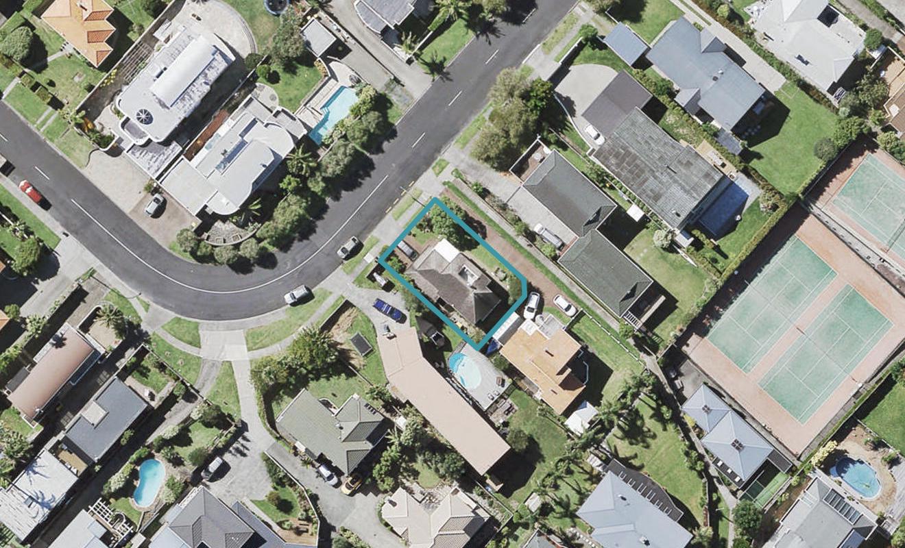 55A Castor Bay Road, Castor Bay, Auckland - Carousel 1