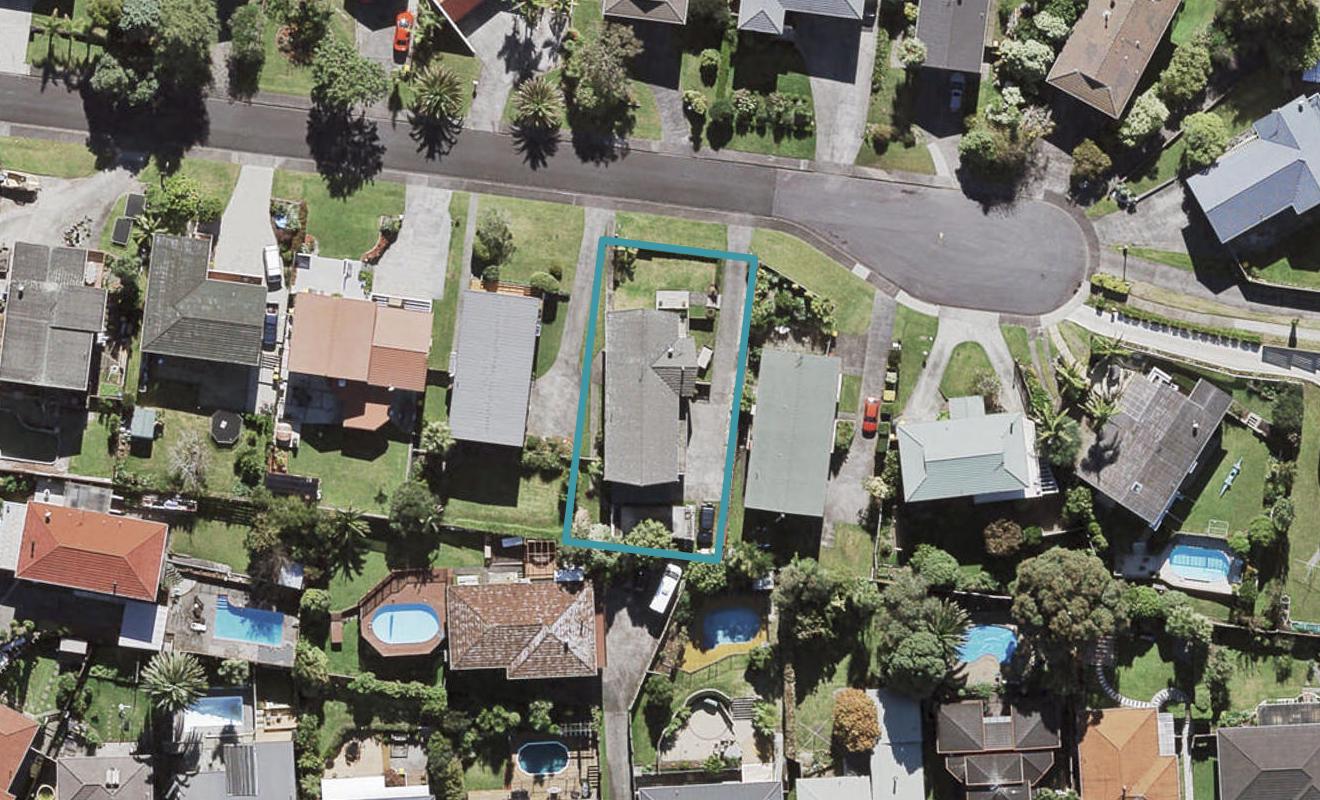 21 Taitua Drive, Te Atatu South, Auckland - Carousel 1