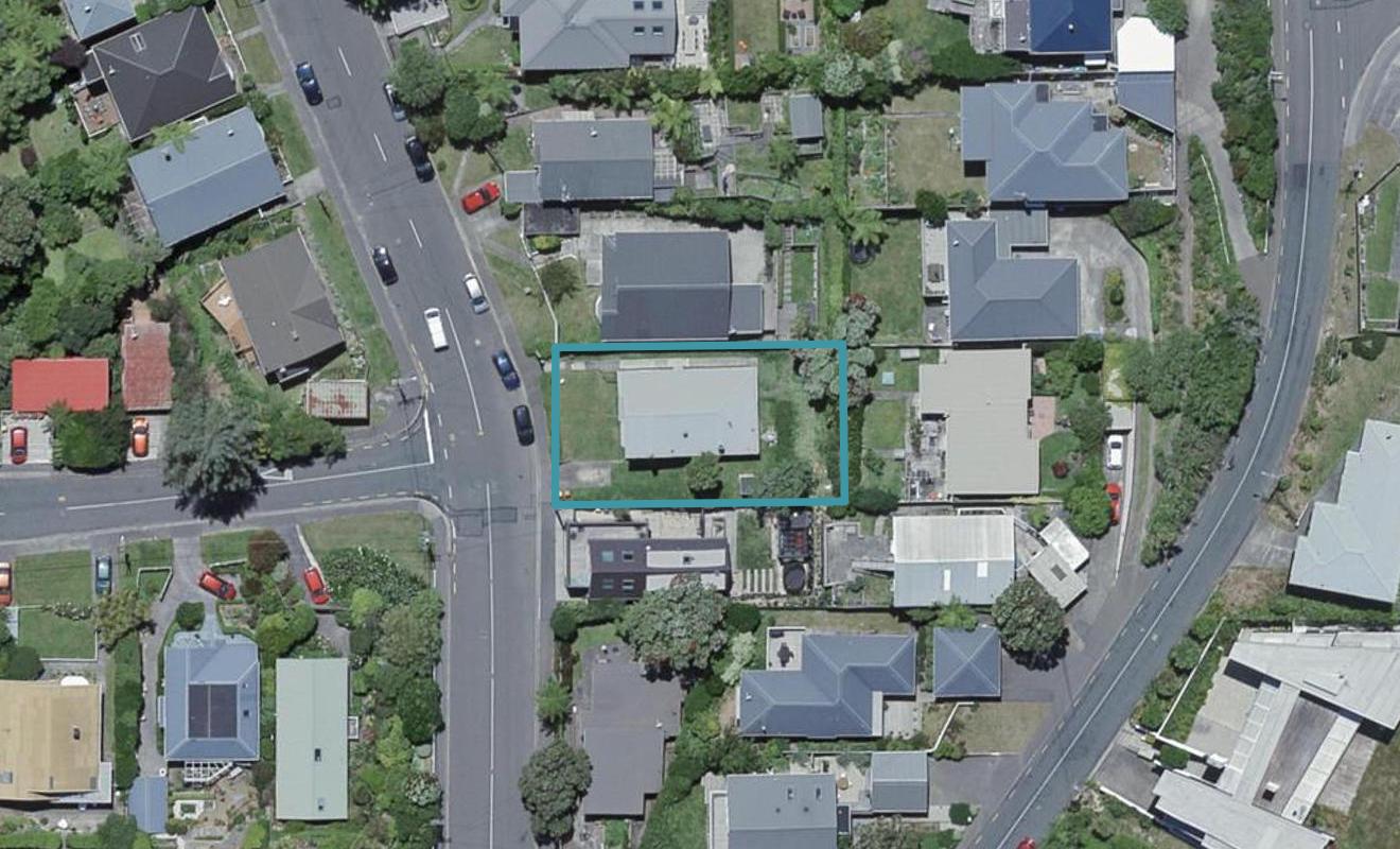 10 Pembroke Road, Northland, Wellington - Carousel 1