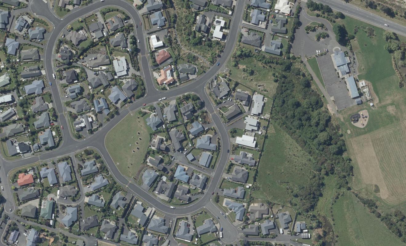 19 Holyport Close, Fairfield, Dunedin - Carousel 1