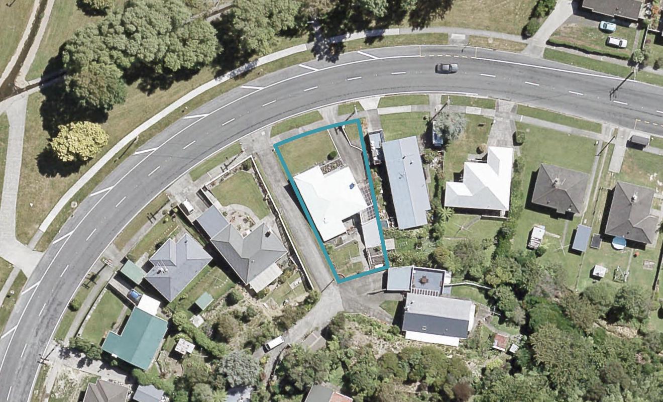 216 Waddington Drive, Naenae, Lower Hutt - Carousel 1