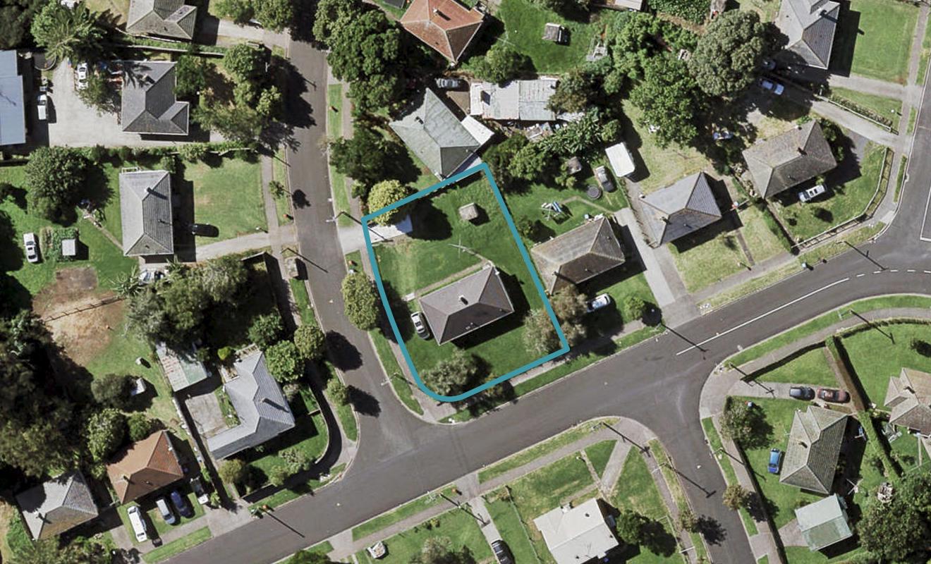 56 Kawiti Avenue, Point England, Auckland - Carousel 1
