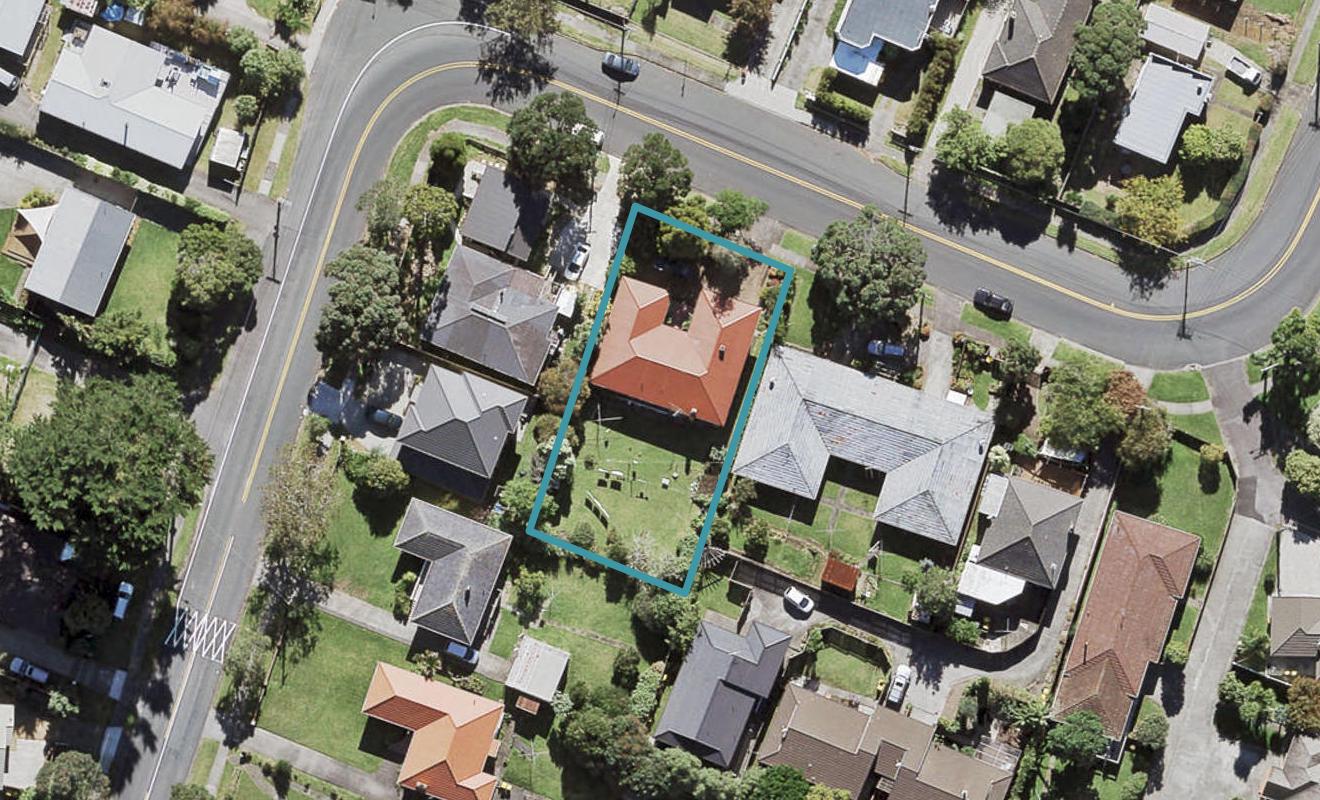 33 Lynwood Road, New Lynn, Auckland - Carousel 1