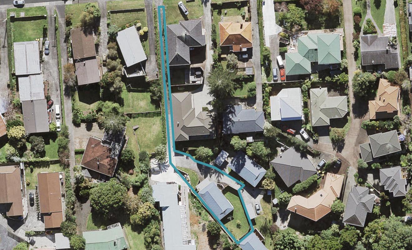 9A Tirimoana Road, Te Atatu South, Auckland - Carousel 1