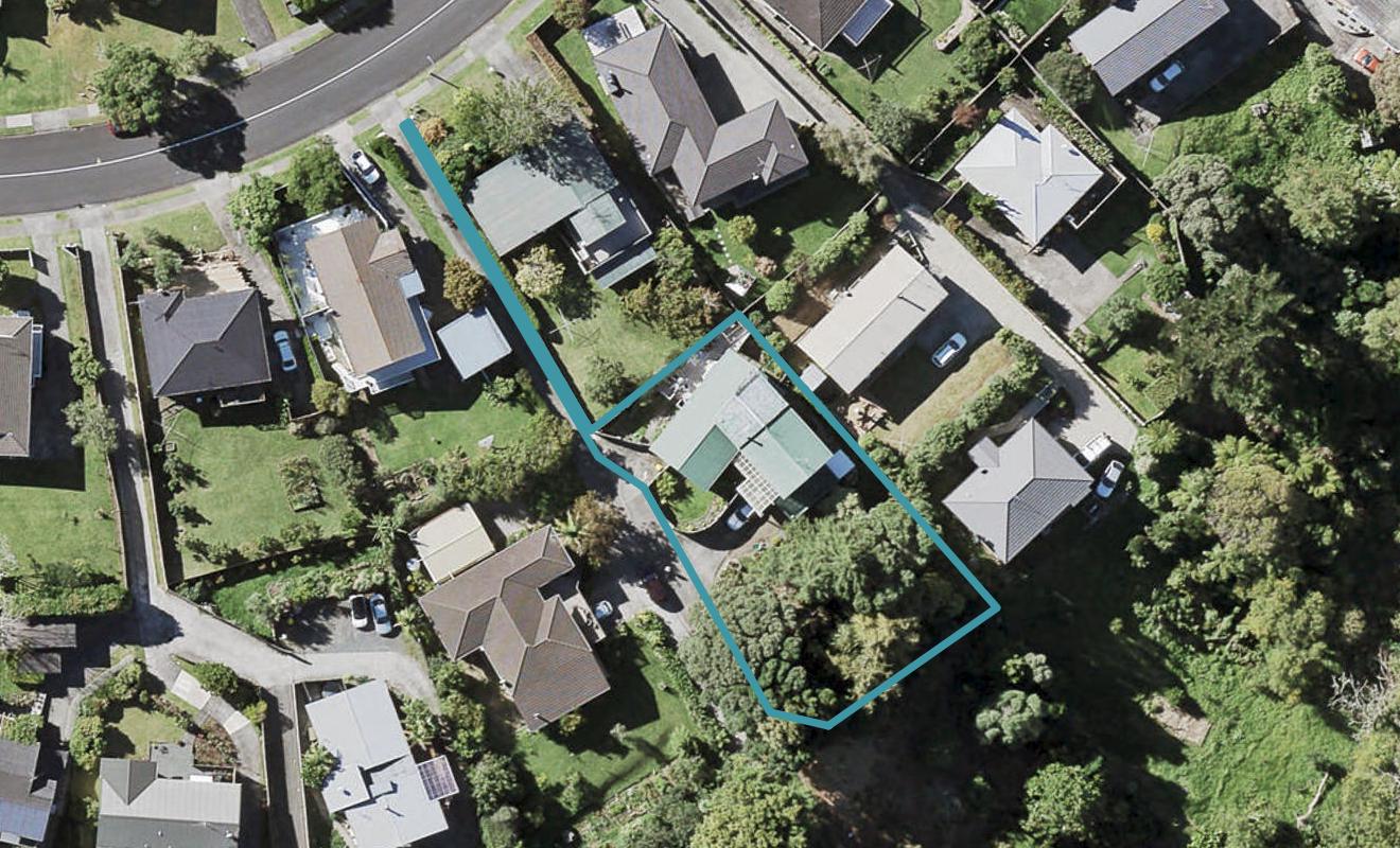 51 Advene Road, Cockle Bay, Auckland - Carousel 1