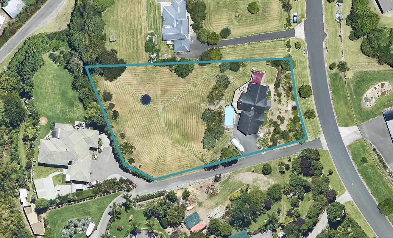 11 Roger Guy Place, Welcome Bay, Tauranga - Carousel 1