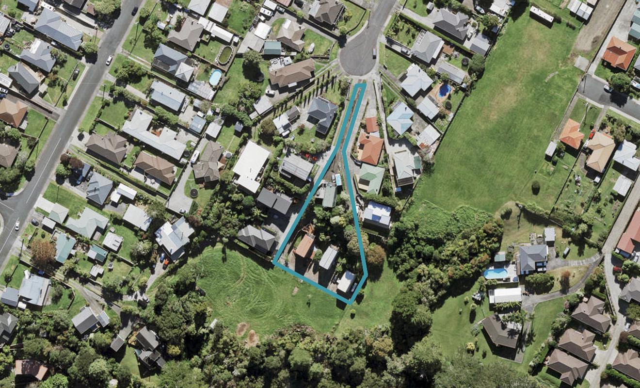 3/18 Edgerton Road, Te Atatū Peninsula, Auckland - Carousel 1
