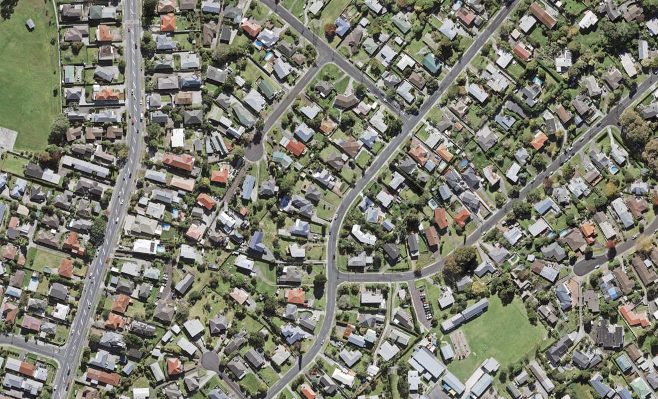 46E Tiroroa Avenue, Te Atatu South, Auckland - Carousel 1