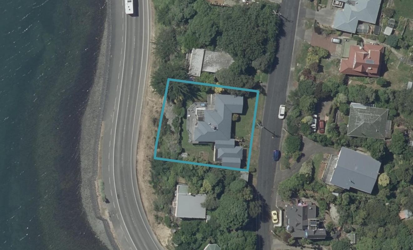 10 Bayne Terrace, Macandrew Bay, Dunedin - Carousel 1