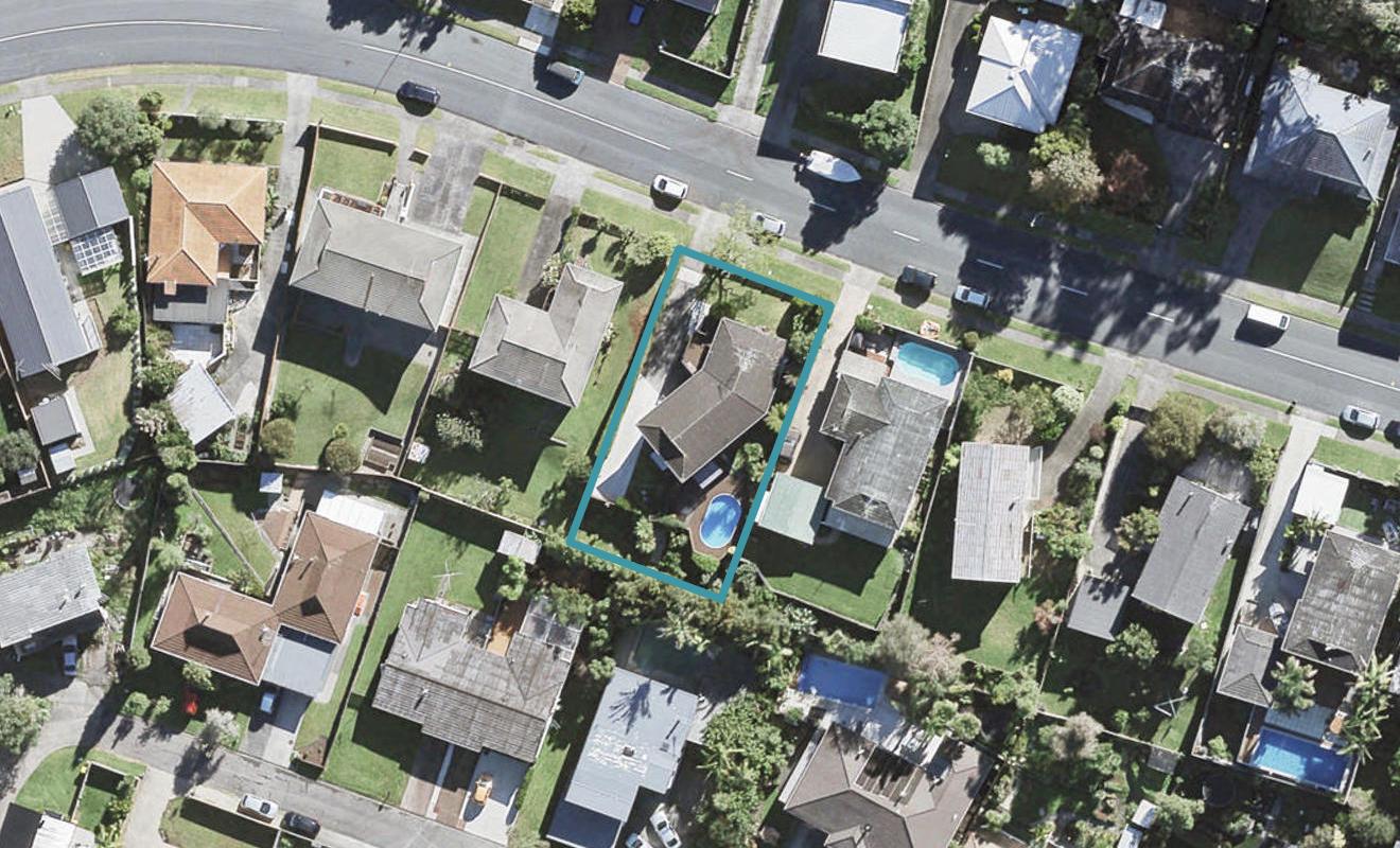 77 Stapleford Crescent, Browns Bay, Auckland - Carousel 1