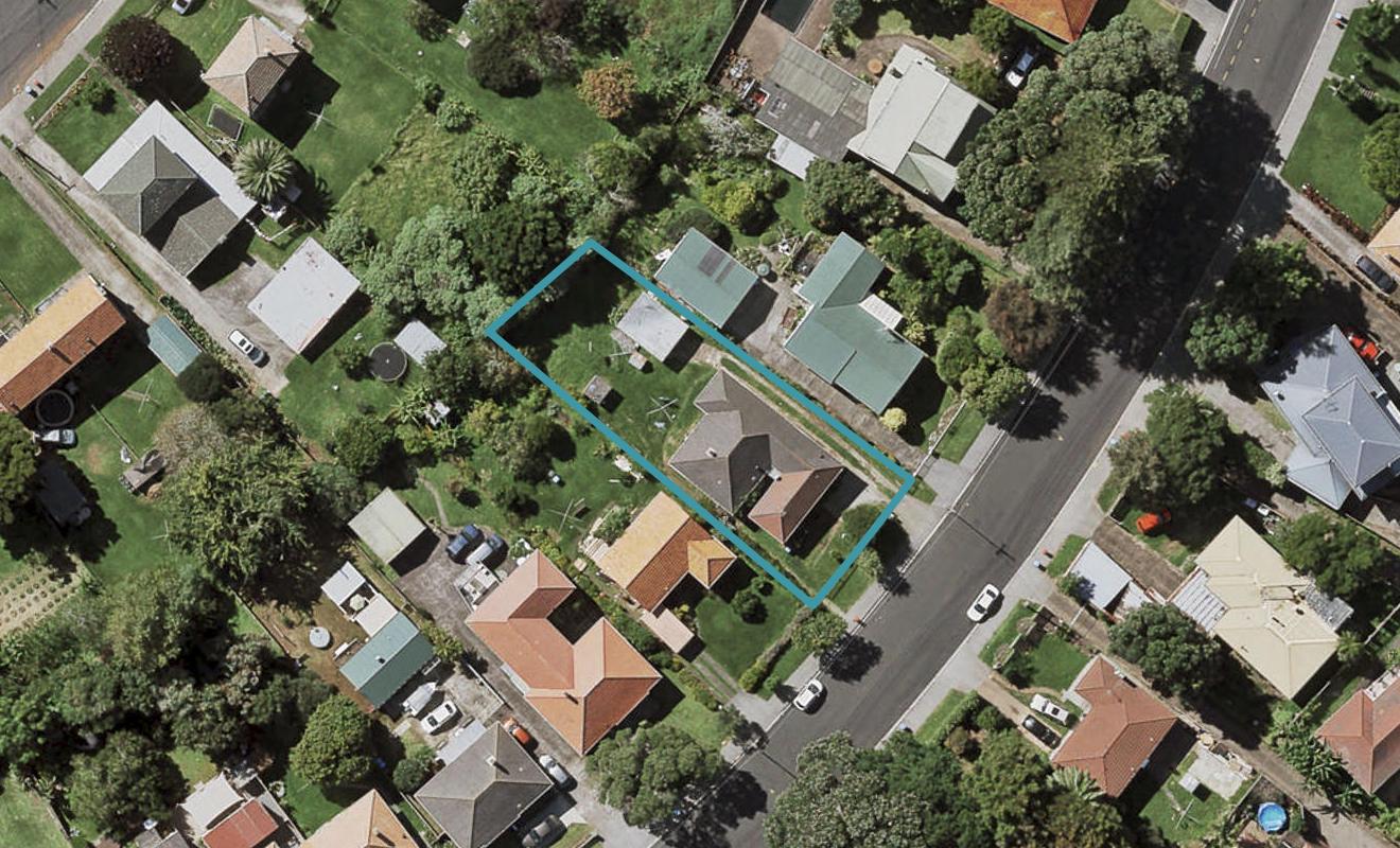 35 Court Crescent, Panmure, Auckland - Carousel 1