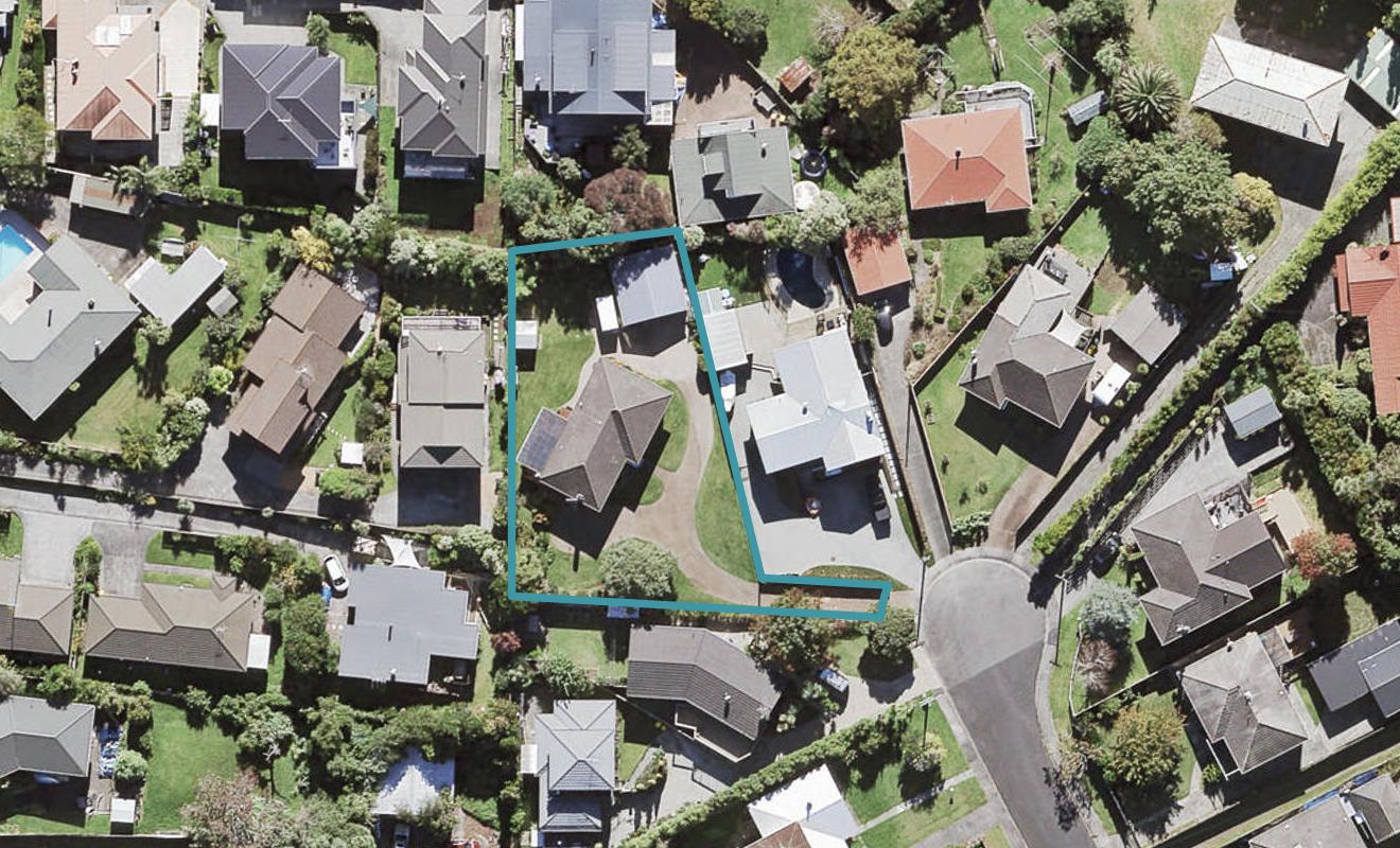 22 Tauhara Street, Green Bay, Auckland - Carousel 1