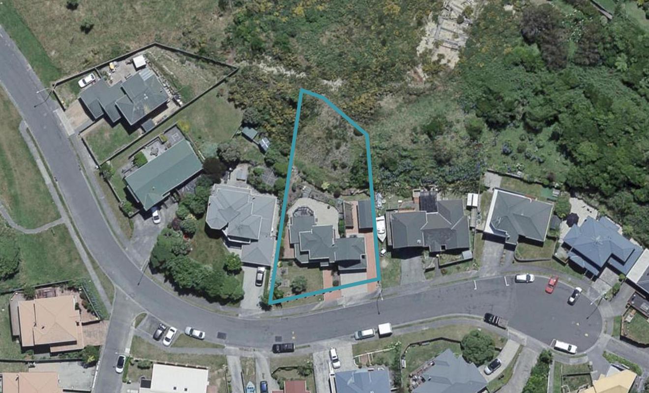 21 Domanski Crescent, Owhiro Bay, Wellington - Carousel 1