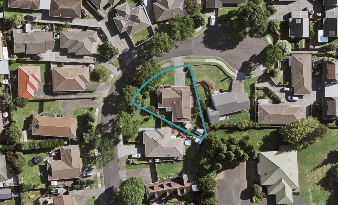 11 Ross Martin Court, Conifer Grove, Takanini - Carousel 1