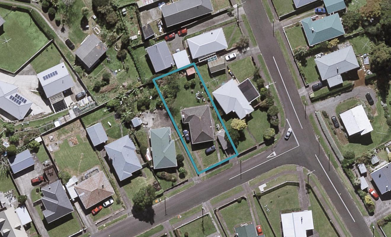15 Adventure Street, Marfell, New Plymouth - Carousel 1