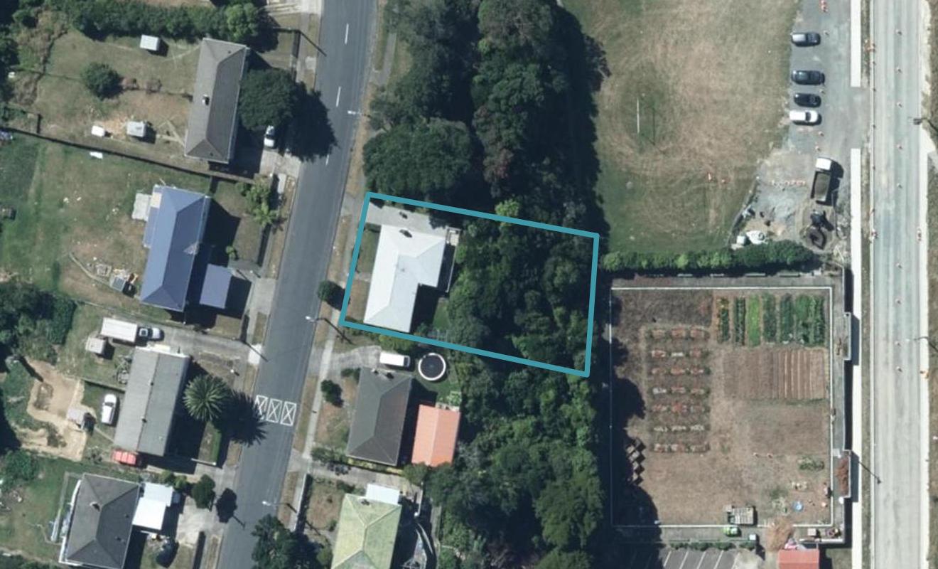 17 Sievers Grove, Cannons Creek, Porirua - Carousel 1