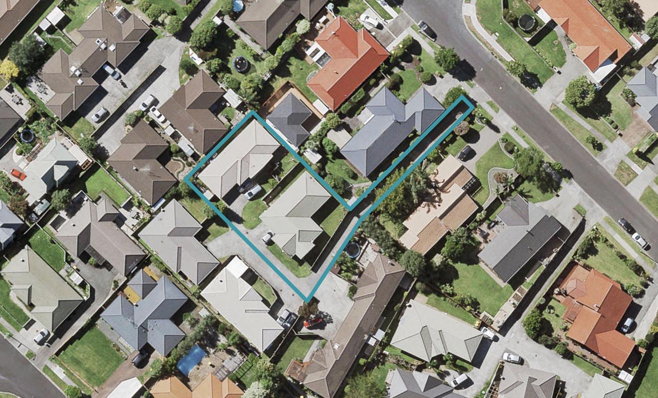 2/36 West Fairway, Golflands, Auckland - Carousel 1