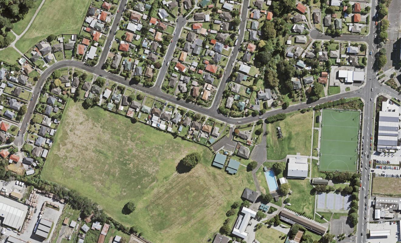 1/28 Smythe Road, Henderson, Auckland - Carousel 1
