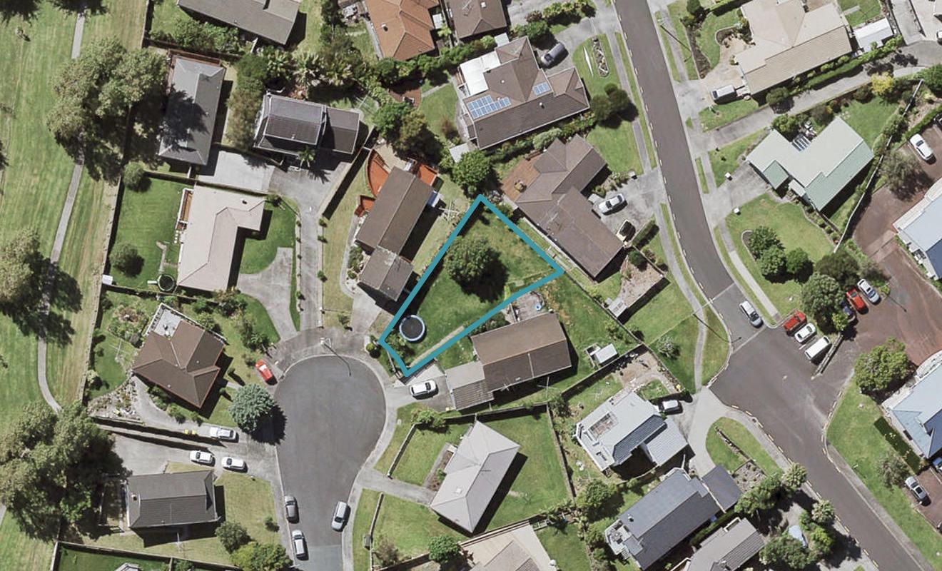 17A Altair Place, Windsor Park, Auckland - Carousel 1
