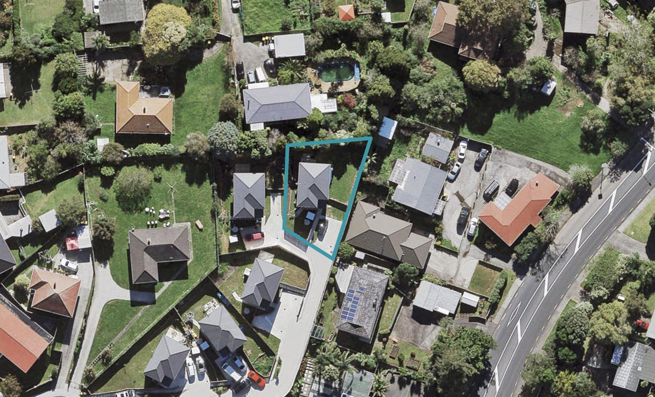 16B Castaing Crescent, Te Atatu South, Auckland - Carousel 1