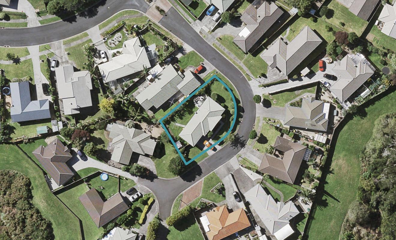 5 Lutana Place, Burswood, Auckland - Carousel 1
