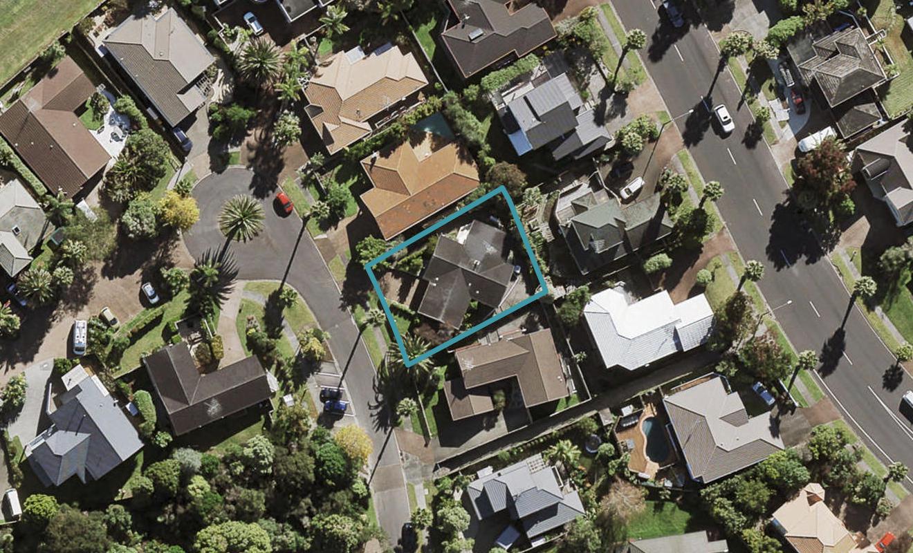 15 St Lucia Place, Unsworth Heights, Auckland - Carousel 1