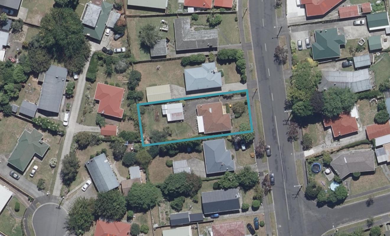 15 Carrington Avenue, Hillcrest, Hamilton - Carousel 1