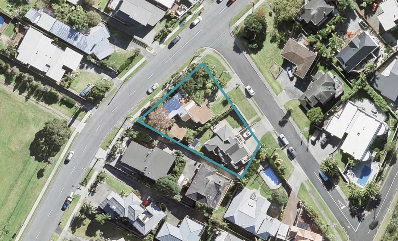 1/41 Deep Creek Road, Waiake, Auckland - Carousel 1