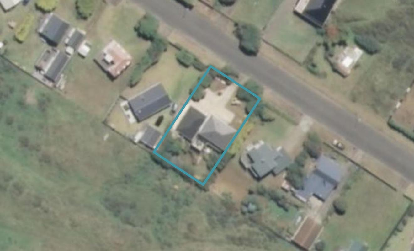 10 James Street, Waikawa Beach, Manakau - Carousel 1
