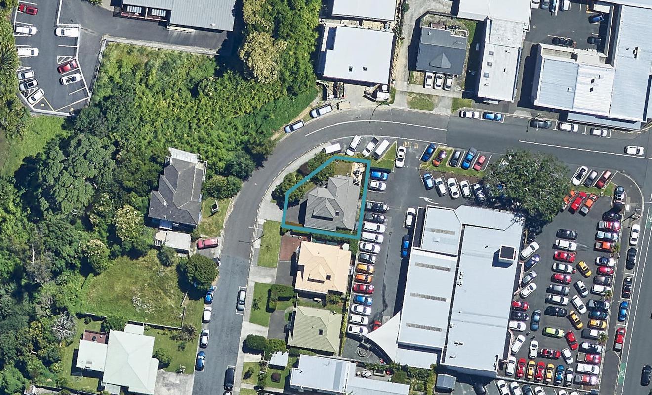 2 Selwyn Street, Tauranga, Tauranga - Carousel 1