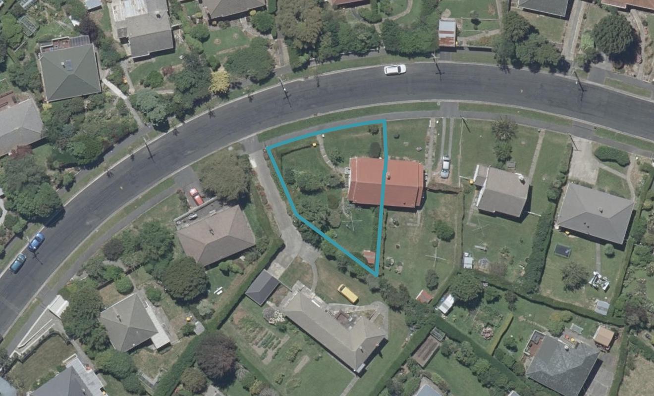 12 Forresbank Avenue, Wakari, Dunedin - Carousel 1