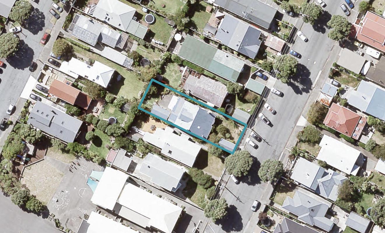 70 Oroua Street, Eastbourne, Lower Hutt - Carousel 1