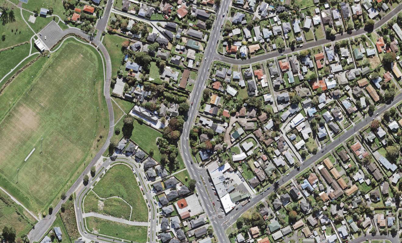2/157 Te Atatu Road, Te Atatu South, Auckland - Carousel 1