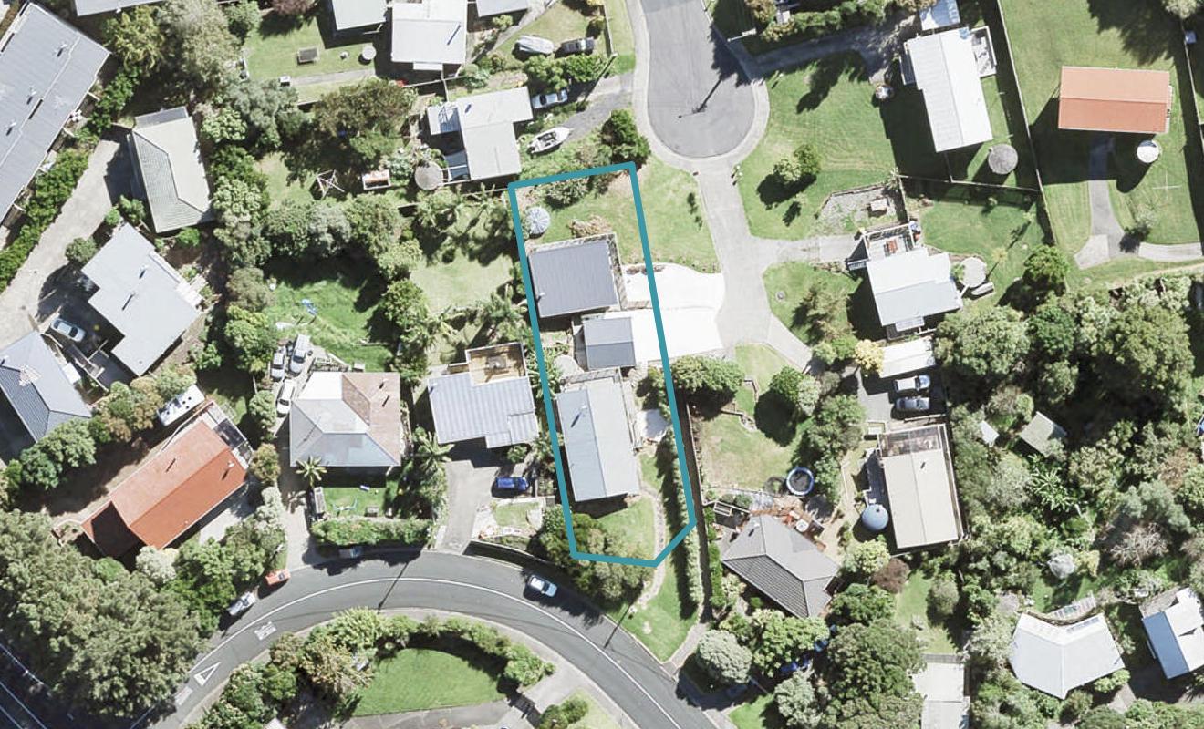 7 Hiwi Crescent, Stanmore Bay, Whangaparaoa - Carousel 1